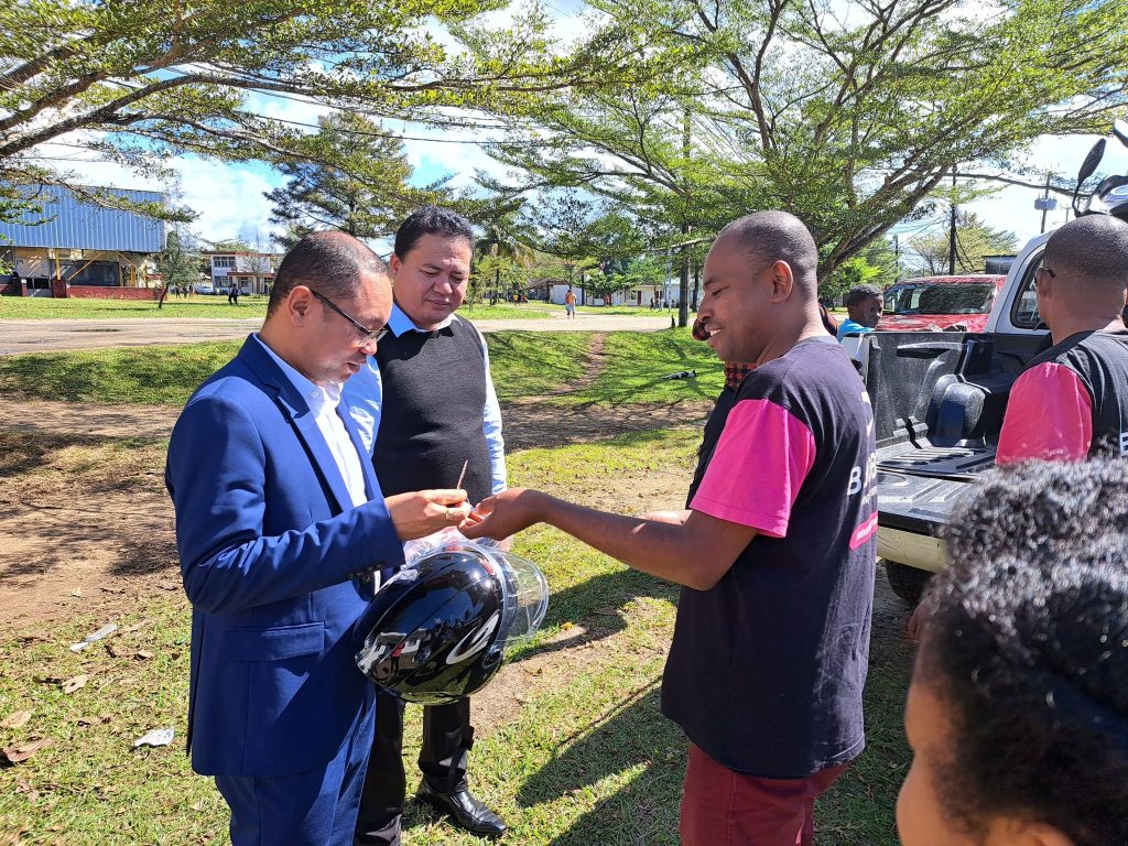 359808491_238747639002190_3634523947205265799_n-1-1024x768 Un Partenariat en pleine expansion : Baobab Bank Madagascar Soutient la Formation à Distance en Sciences de l'Éducation et Administration Scolaire