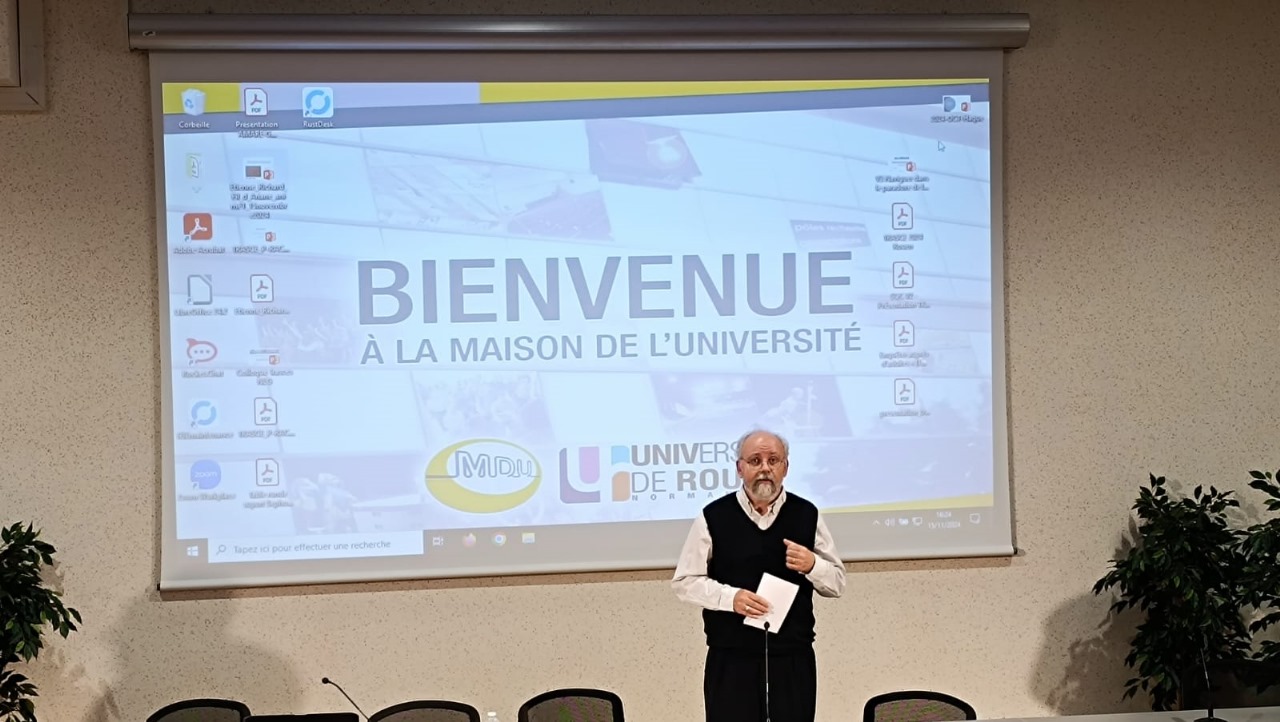 WhatsApp-Image-2024-11-20-at-17.31.41-1-3 Le Colloque TRASCE 2024 : Un Temps Fort pour la Recherche en Sciences de l’Éducation