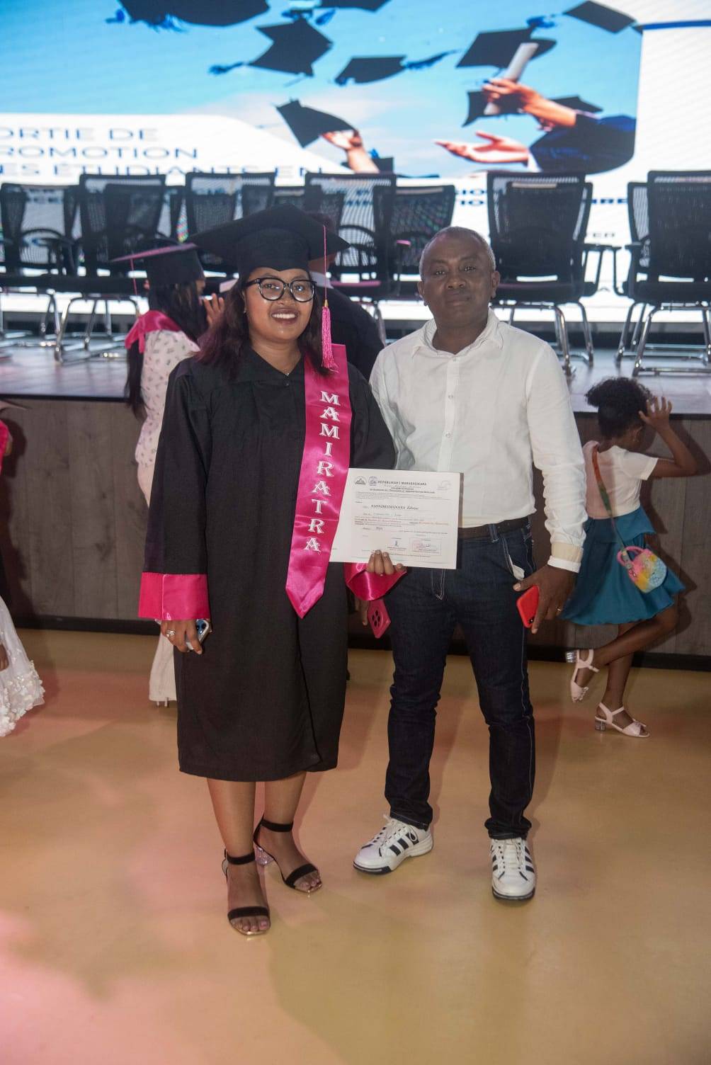seas-9-1 Cérémonie de sortie des promotions Mamiratra et Henika : une nouvelle génération de diplômés engagée pour l’éducation