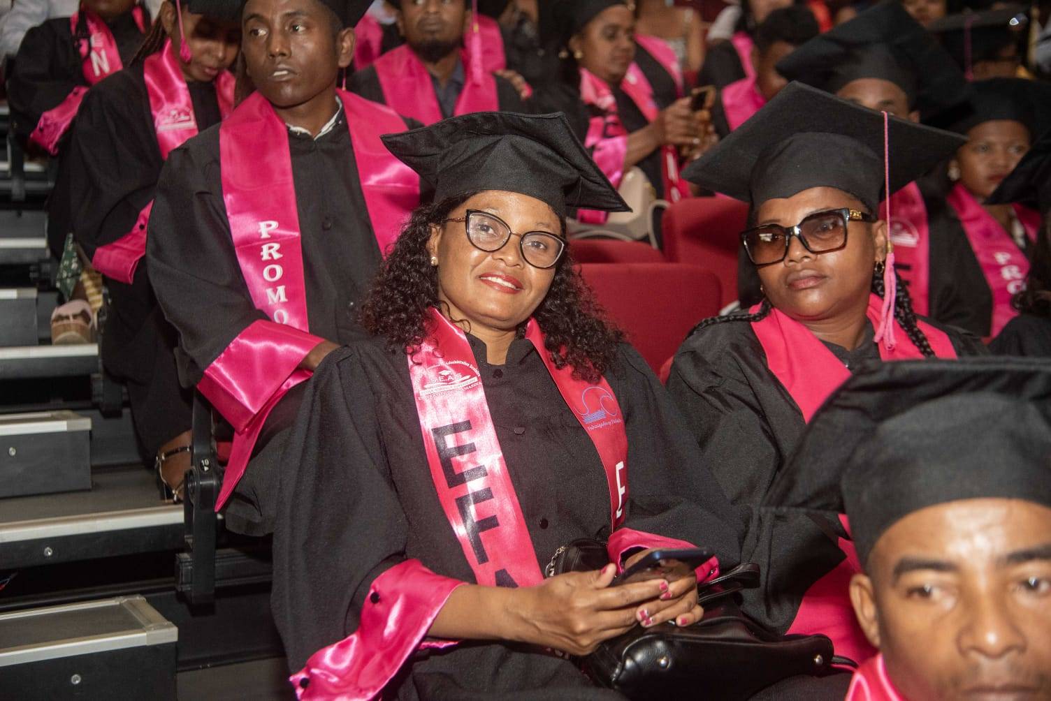 WhatsApp-Image-2026-08-27-at-11.27.56 Cérémonie de sortie des promotions Mamiratra et Henika : une nouvelle génération de diplômés engagée pour l’éducation