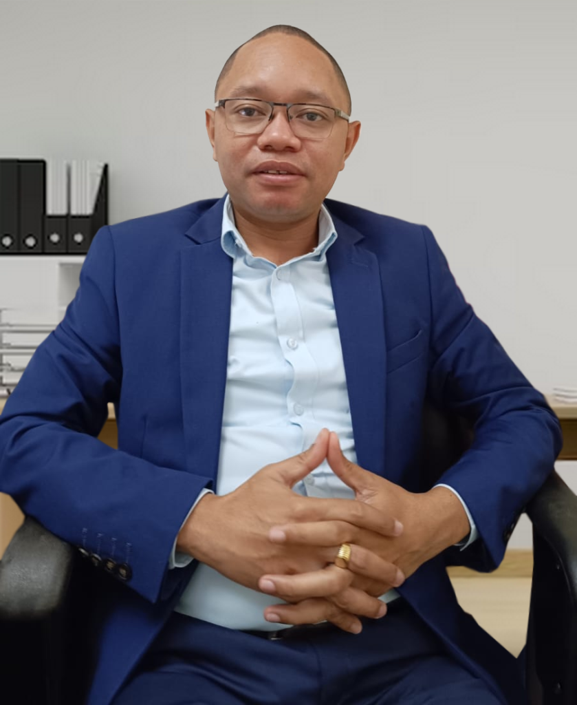 Dr Wenceslas TOTO, Coordonnateur Principal de la Formation à distance en Sciences de l'Éducation et de l'Administration Scolaire